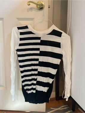Si-lae designer sweater